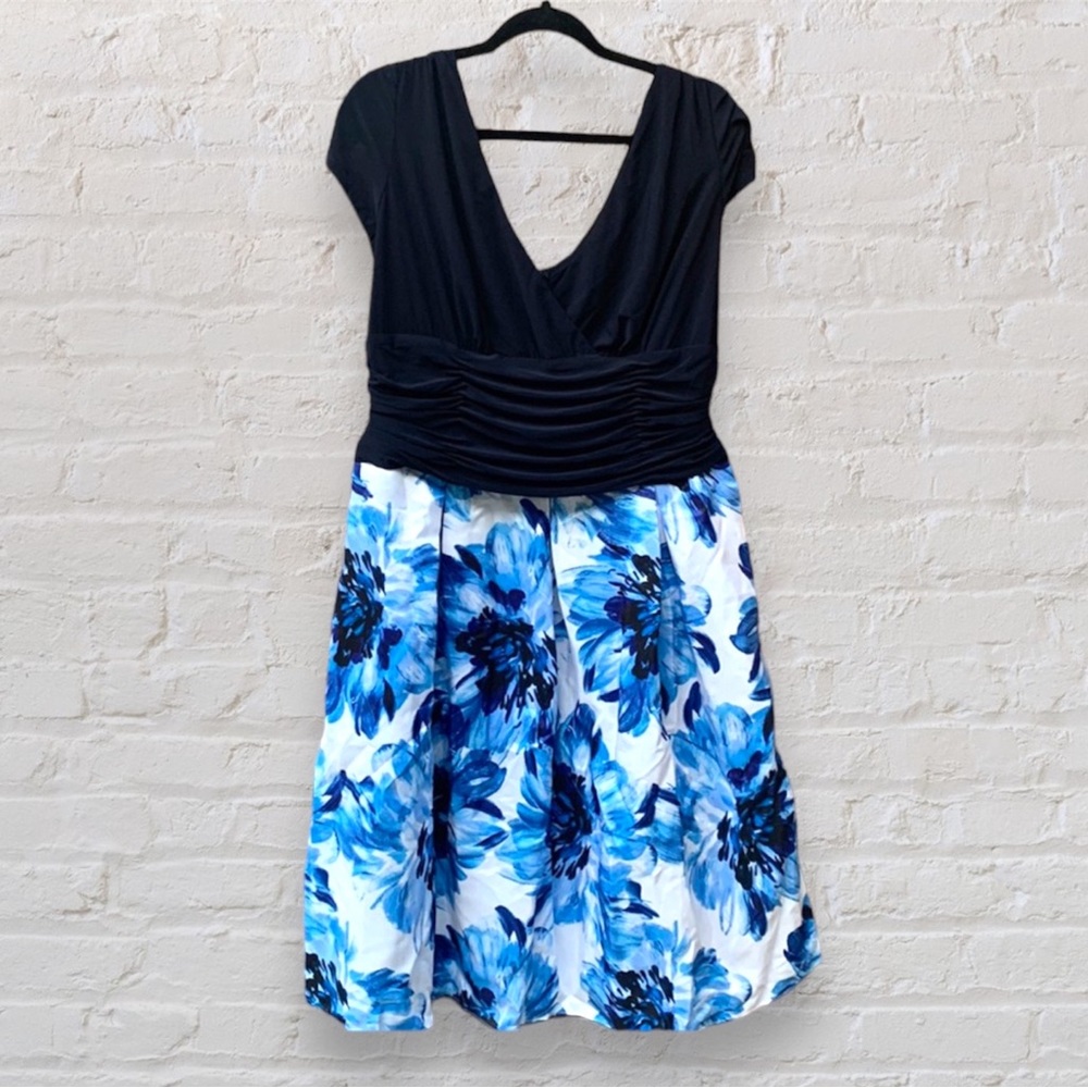 SLNY Formal Floral Dress Fit & Flare w/Pockets 14W